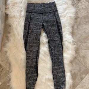 Lululemon crop yoga pants